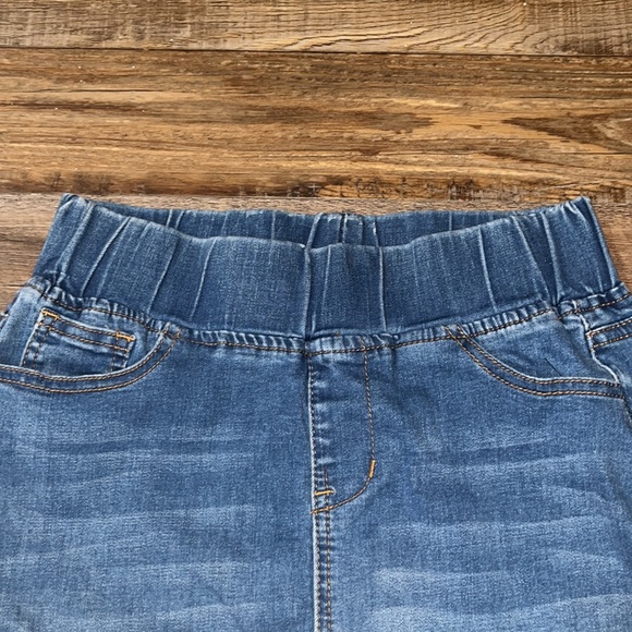 Be-Girl - Picture 2 of 3